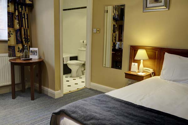 Deluxe Double Room 04