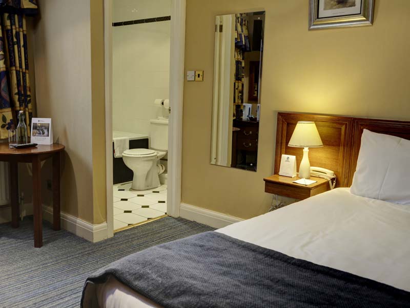 Deluxe Double Room 04