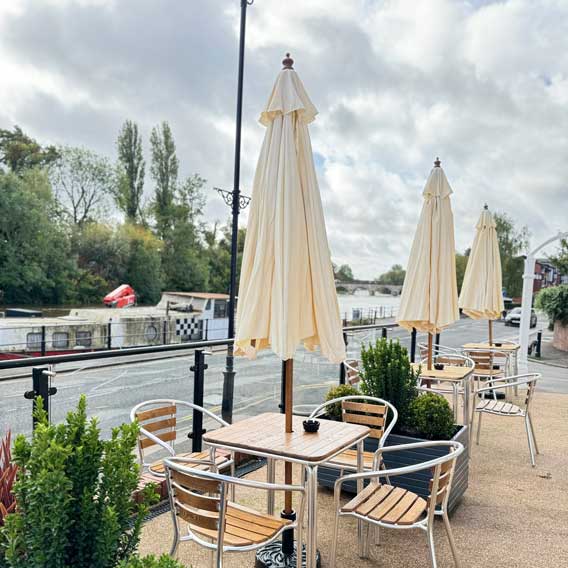 uno-thames-riverside-bar-003